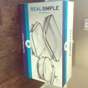 4 piece bakeware set. Brand new in the box.